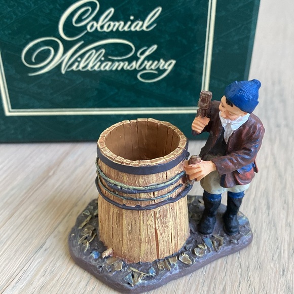 Williamsburg Cooper Making Wooden Barrel - Lang and Wise - Picture 2 of 10